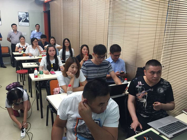 銘港智能家居1010